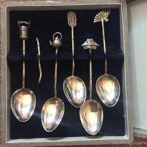 Vintage Set PURE Sterling SILVER collectible demitasse Flatware Spoons in case